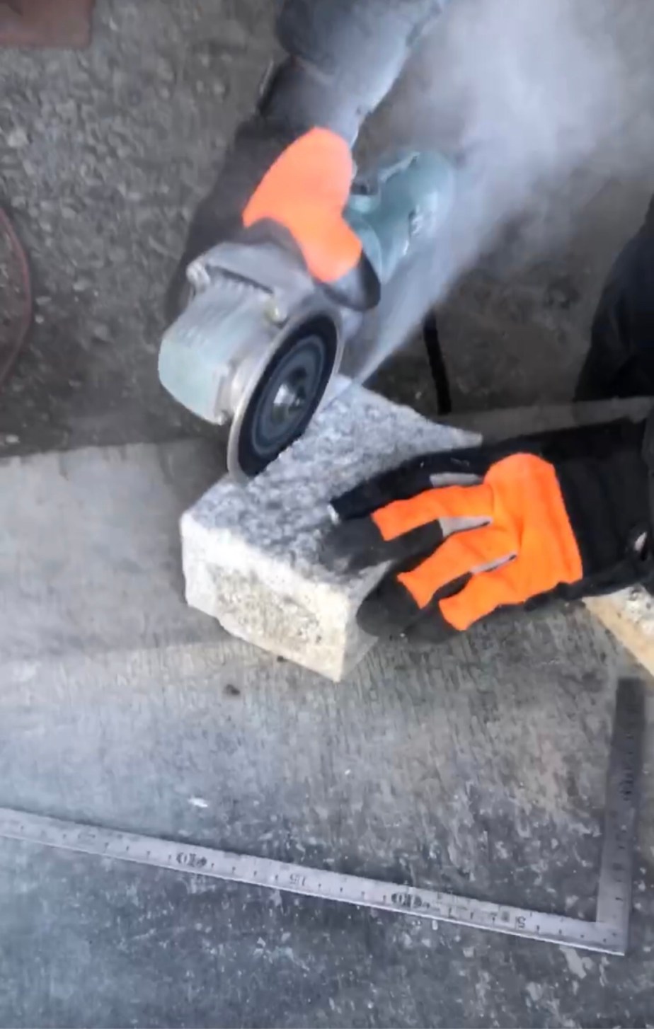 石を切ること豆腐の如し